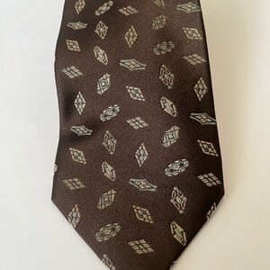 Isaia Dark Brown Geometric Pattern Tie